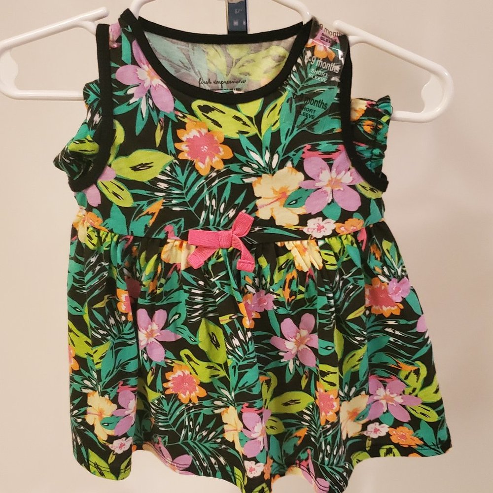 Two-Piece Romper in Tropical print 6-9 months (First Impressions)